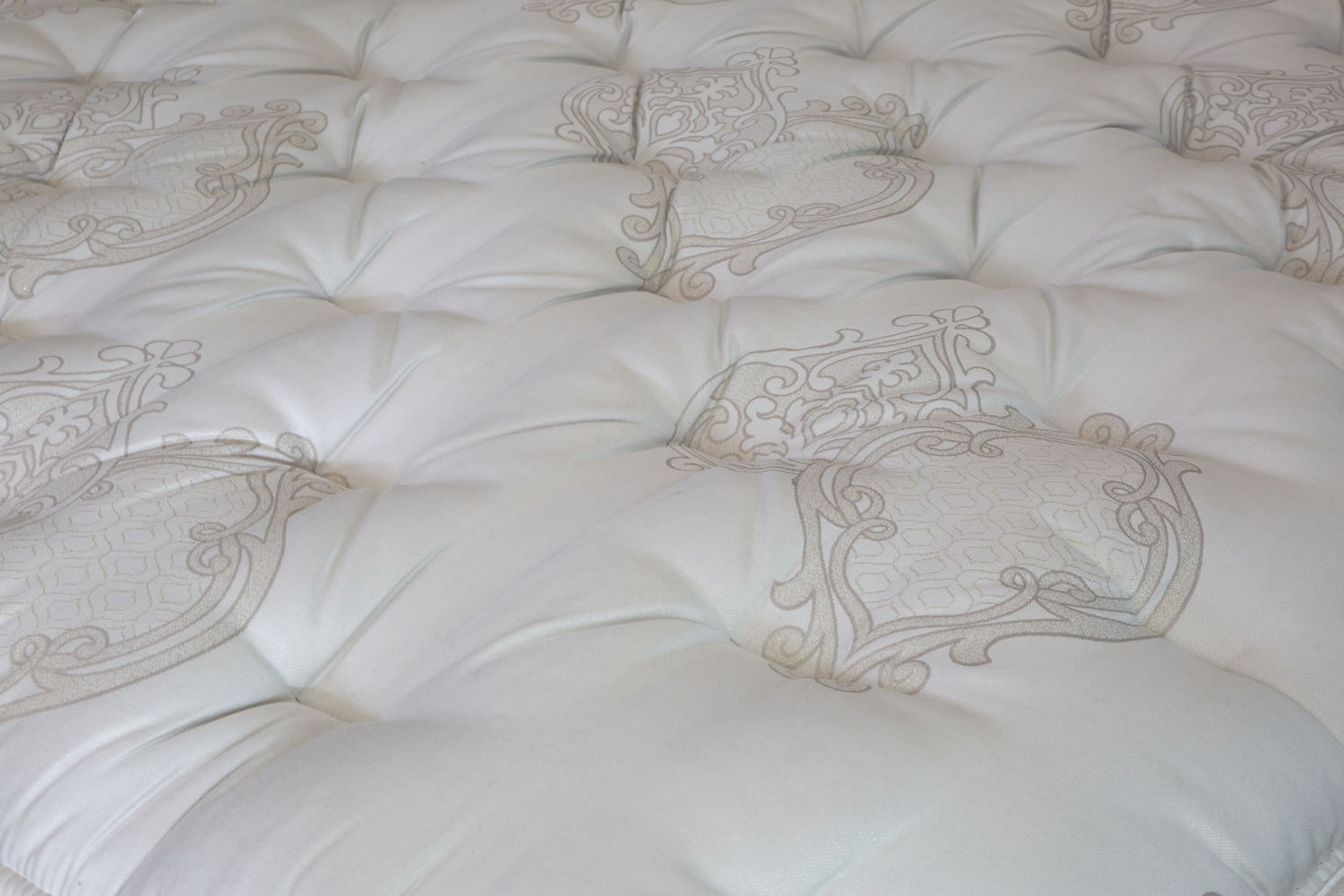 Versailles Firm Bed image 3